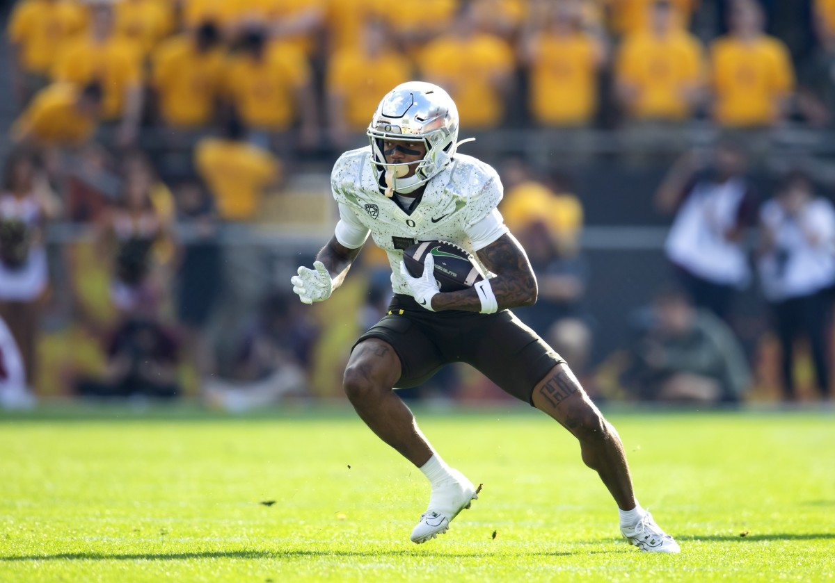Nov 18, 2023; Tempe, Arizona, USA; Oregon Ducks wide receiver Troy Franklin (11) against the Arizona State Sun Devils at Mountain America Stadium.